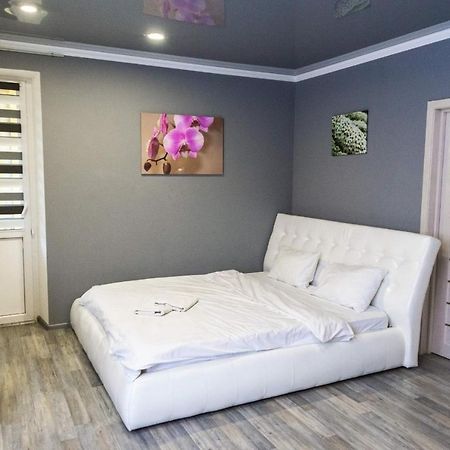 Cozy Apartment In A New Building Close To The Downtown Kyiv Exterior foto