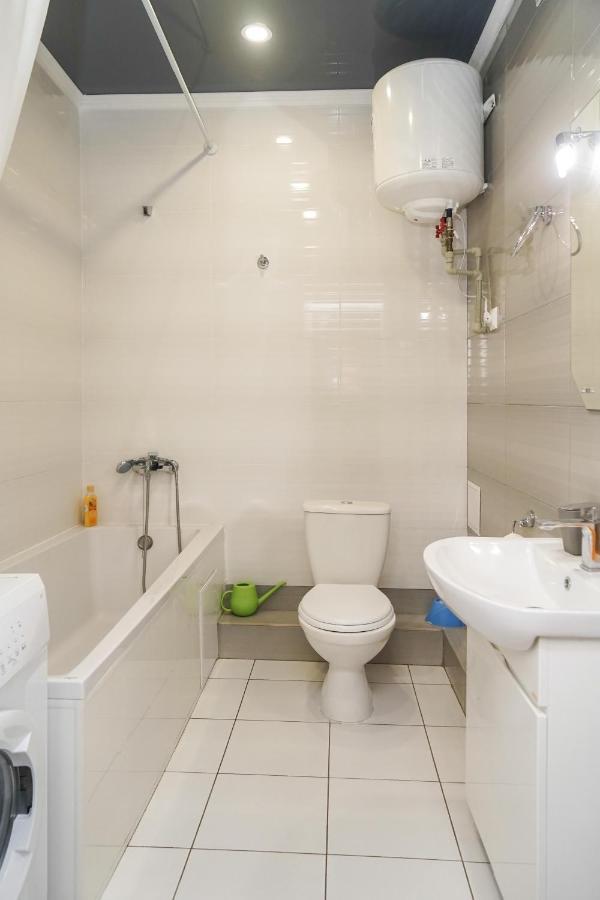 Cozy Apartment In A New Building Close To The Downtown Kyiv Exterior foto